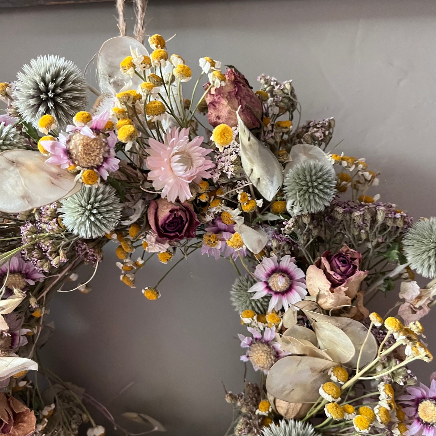 Summer Dried Flower Wreath: Farmhouse Decor (25cm)