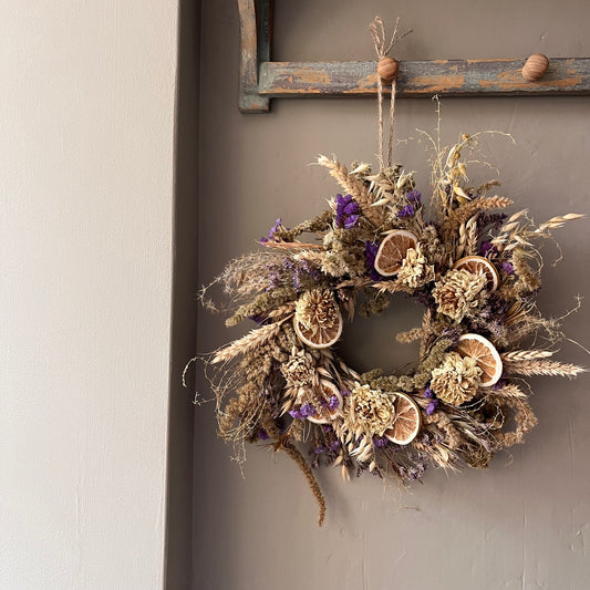 Dried Flower Wreath: Farmhouse Style Everlasting Floral Display 25cm
