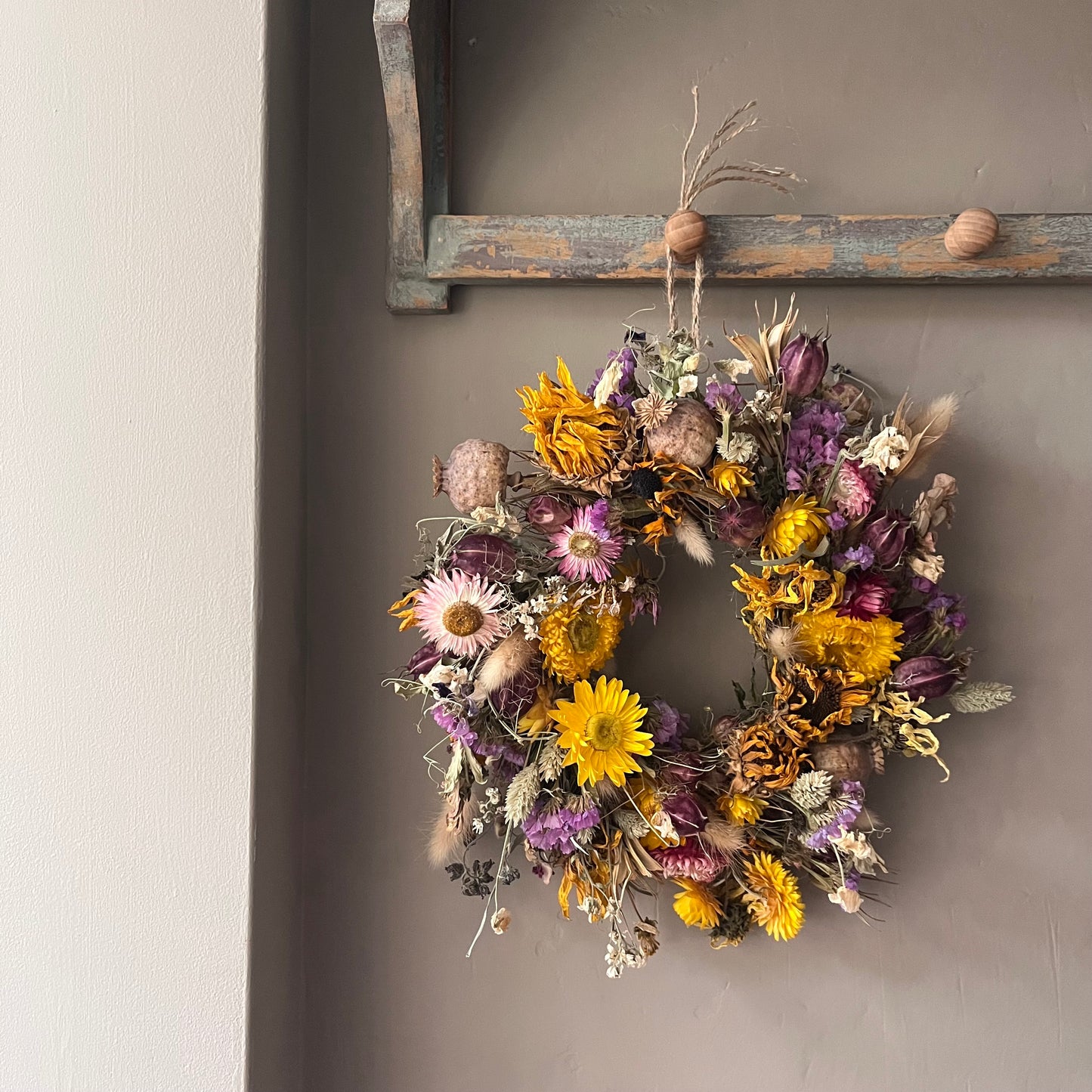 Dried Flower Wreath: Summer Farmhouse Decor, 25x25cm
