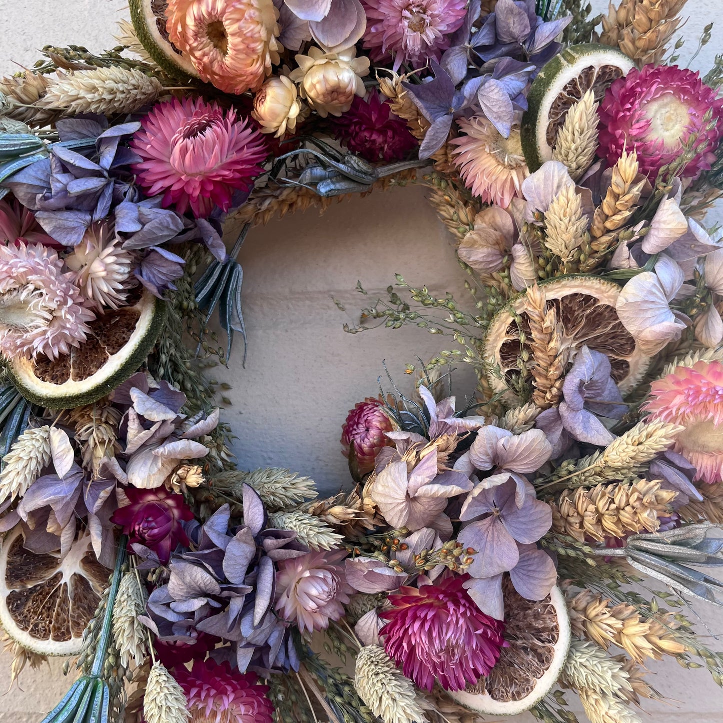 Dried flower wreath | Winter flowers | Farmhouse style | Farmhouse home | Country living | Farmhouse wreath | Winter wreath | 25x25cm