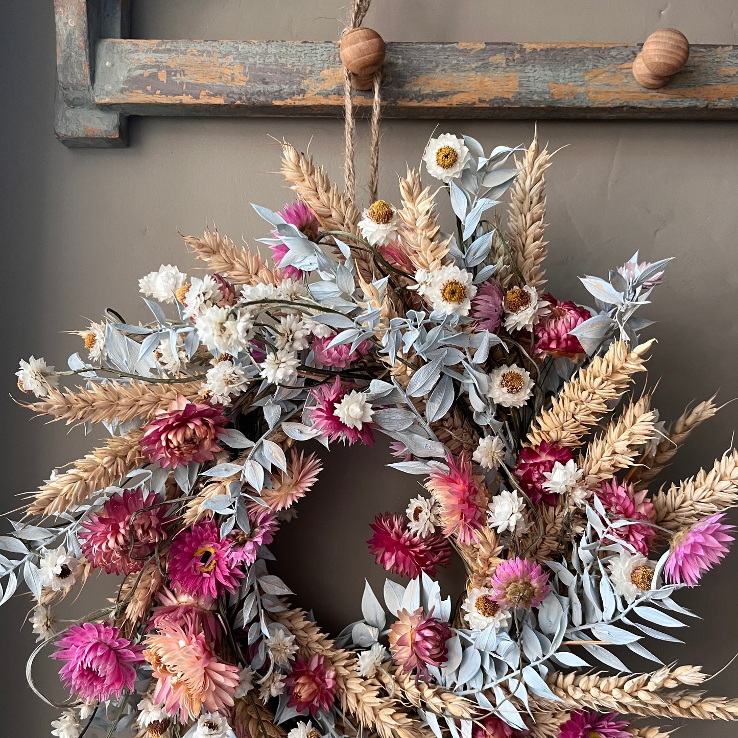Dried Flower Wreath | Farmhouse Style Spring Decor (25cm)