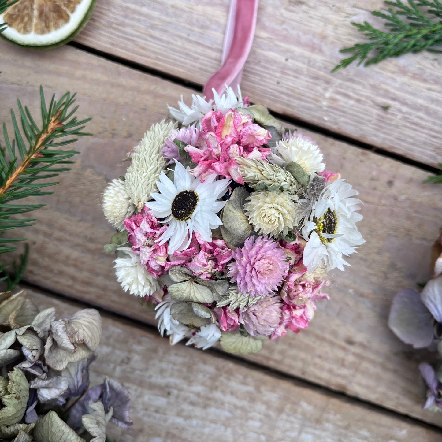 Dried flower baubles | Flower baubles | Flower decorations | Floral tree décor | Tree decorations | Farmhouse Christmas | Seasonal décor