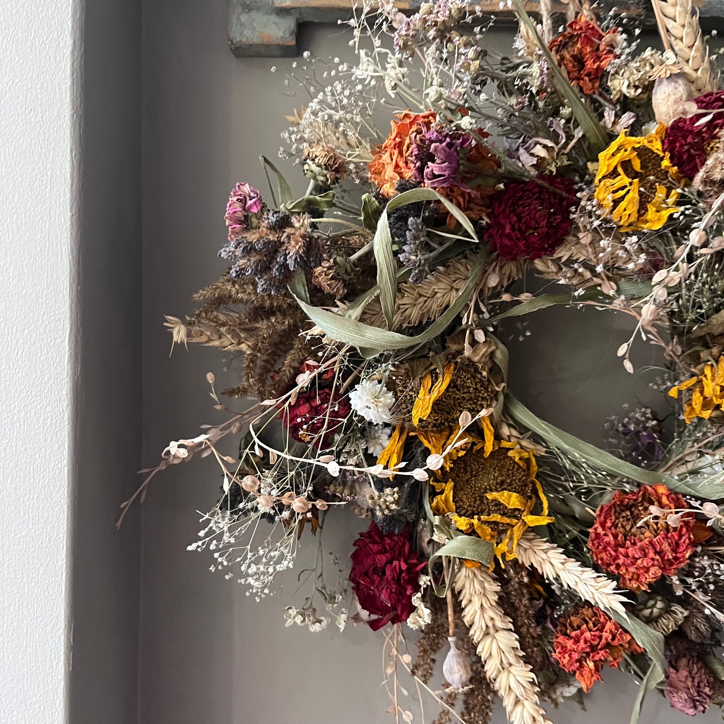 Dried Flower Wreath | Spring Inspired Everlasting Floral Decor, 25cm