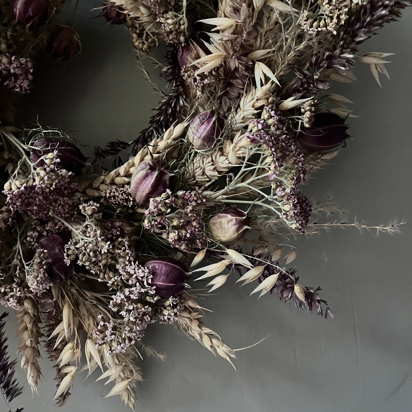 Spring Dried Flower Wreath: Farmhouse Decor (25x25cm)
