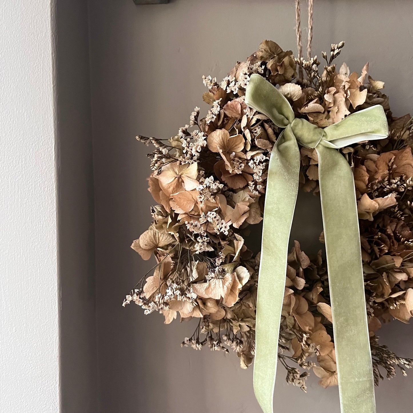 Dried Flower Wreath: Spring Everlasting Floral Decor (25cm)