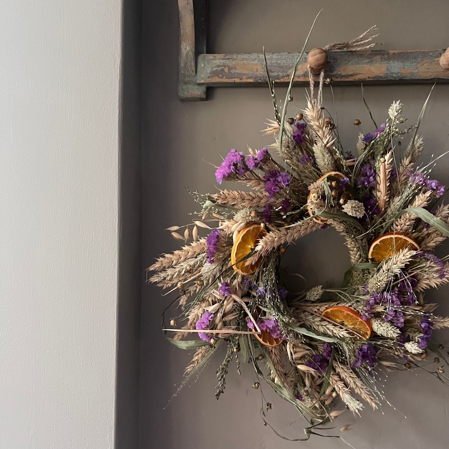 Handcrafted Dried Flower Wreath | Farmhouse Spring Wall Hanging (25cm)