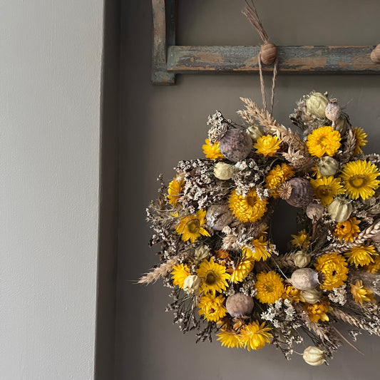 Dried Flower Wreath | Farmhouse Style Spring Decor (25cm)