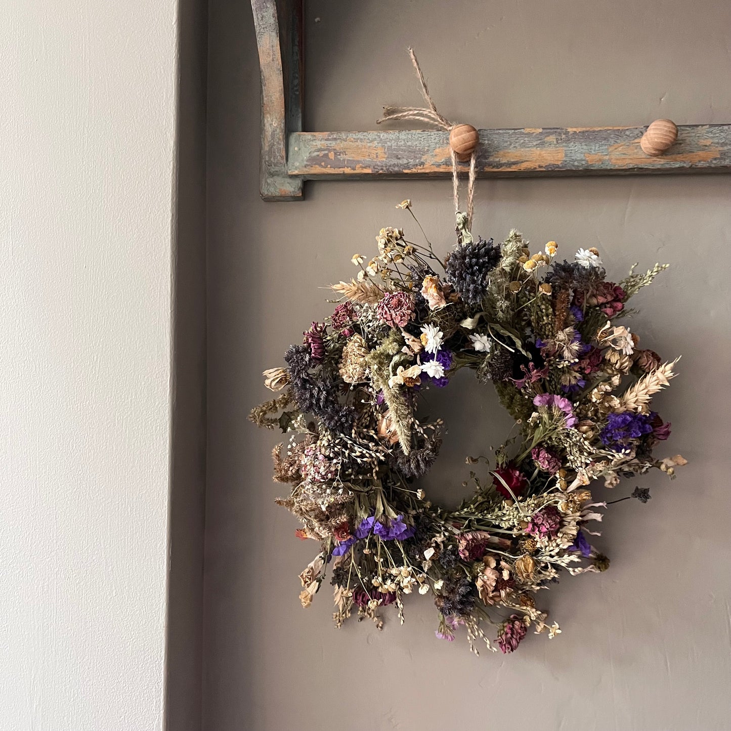 Easter Dried Flower Wreath: Farmhouse Decor (25cm)
