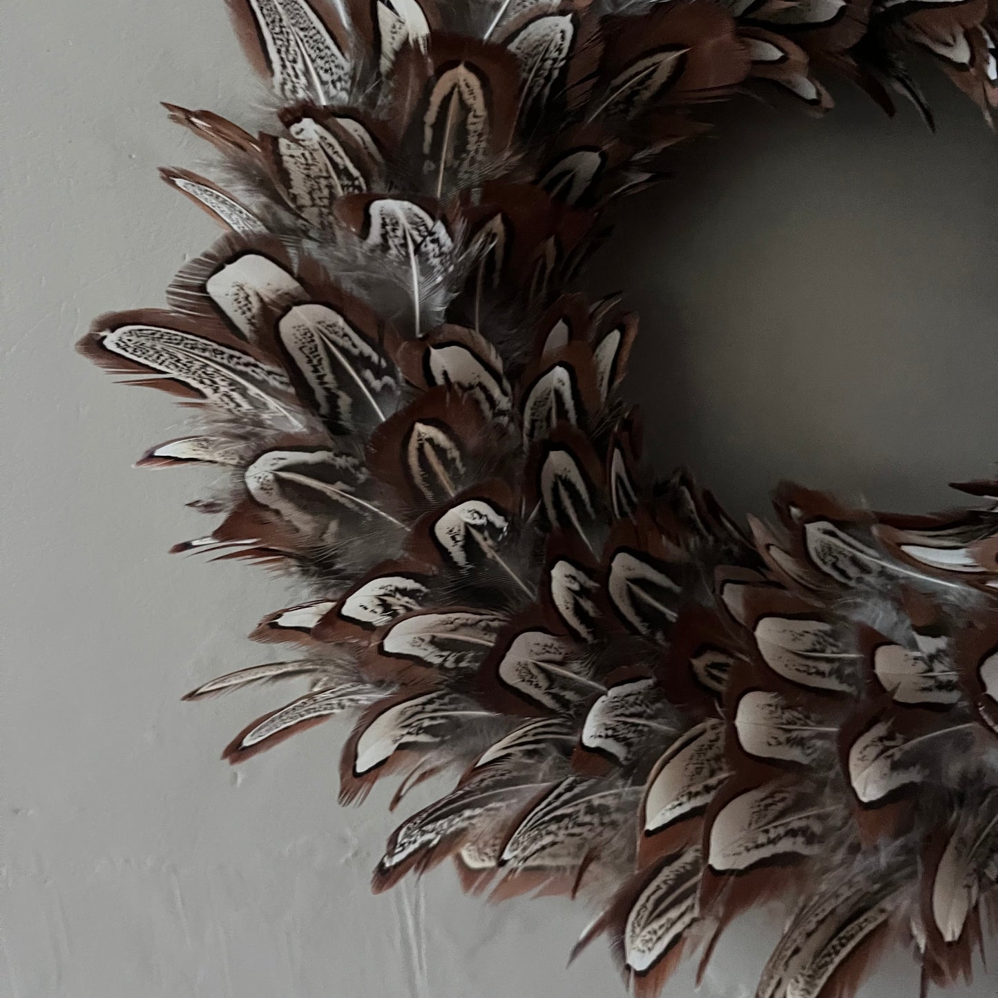 Handcrafted Pheasant feather Wreath - Farmhouse Decor (20-25cm)