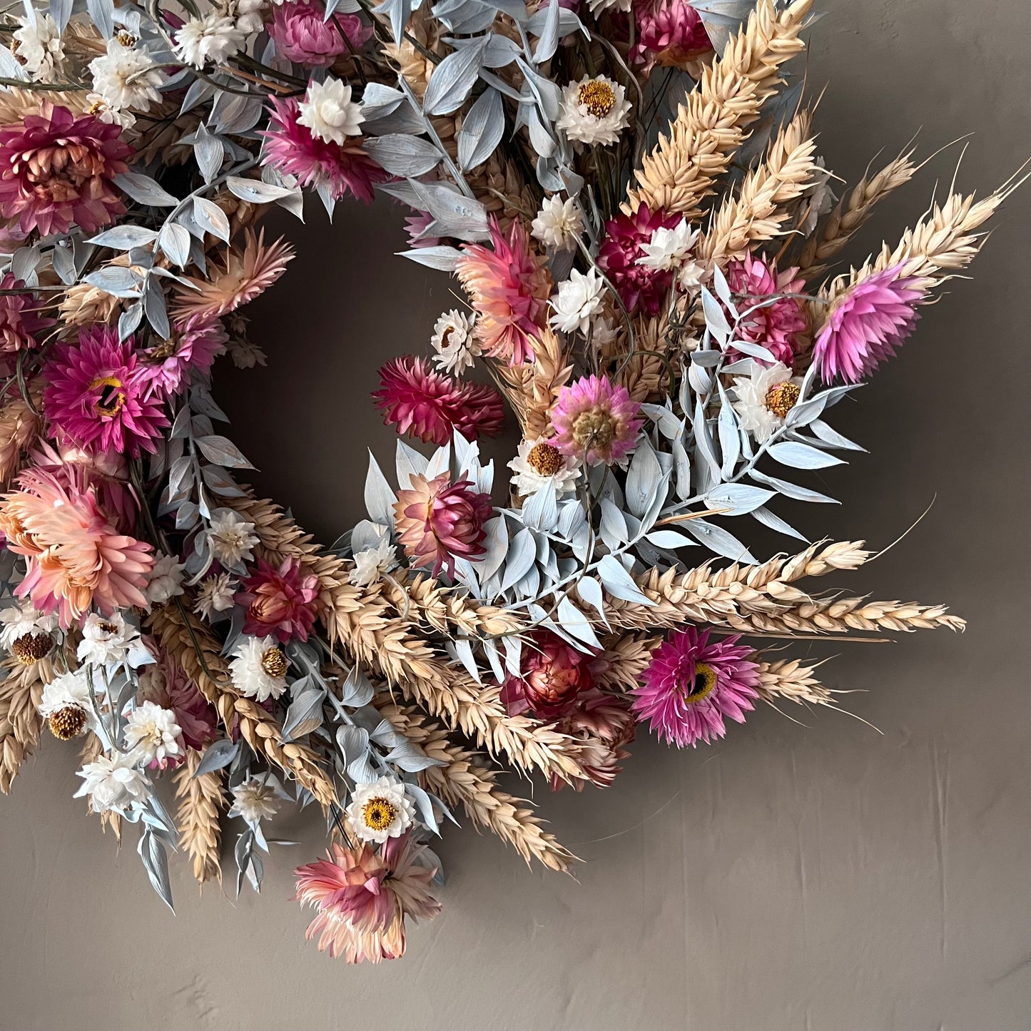 Dried Flower Wreath | Farmhouse Style Spring Decor (25cm)