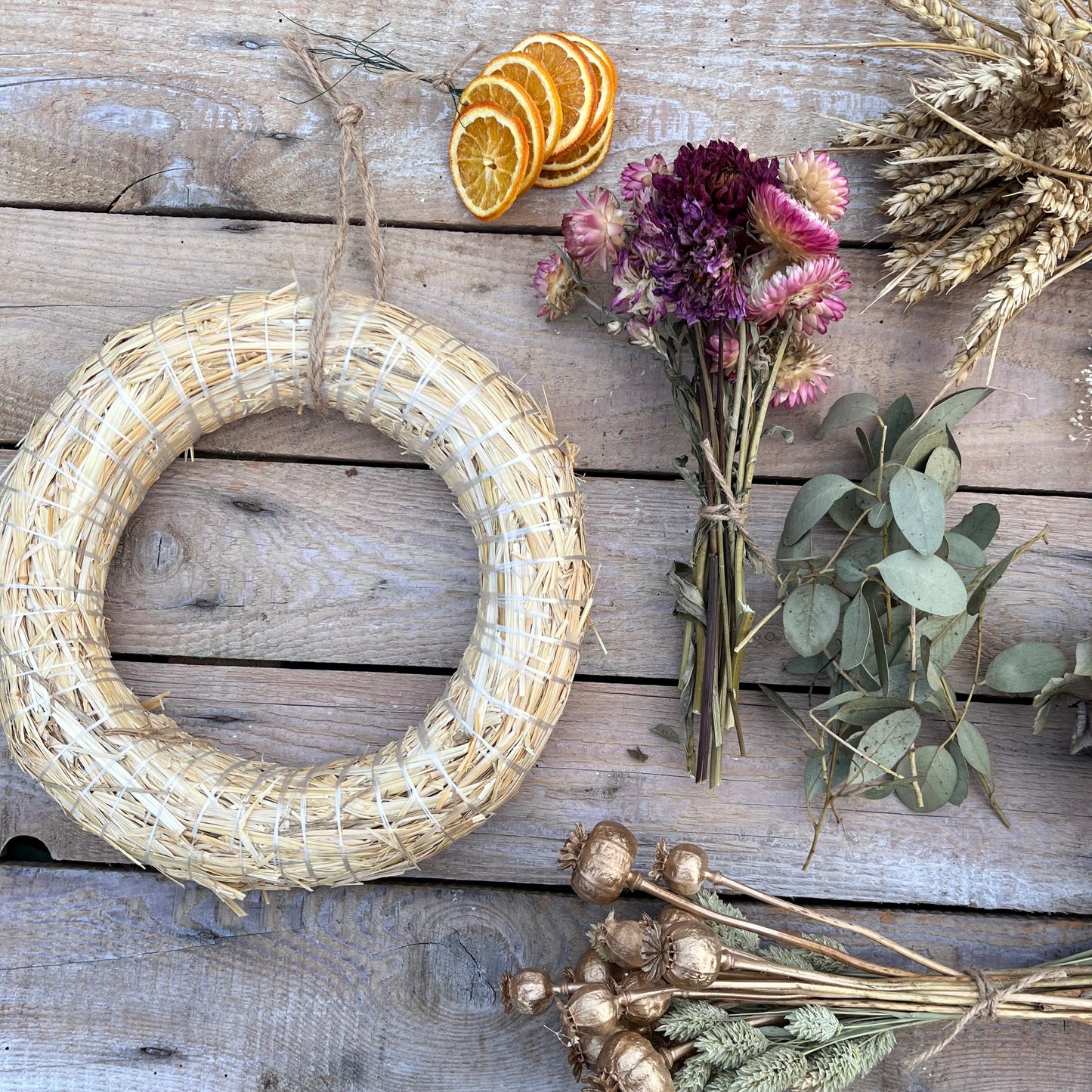 Dried flower wreath making kit | Christmas wreath making | Winter wreath | Make your own | Craft kits | 25cm wreath