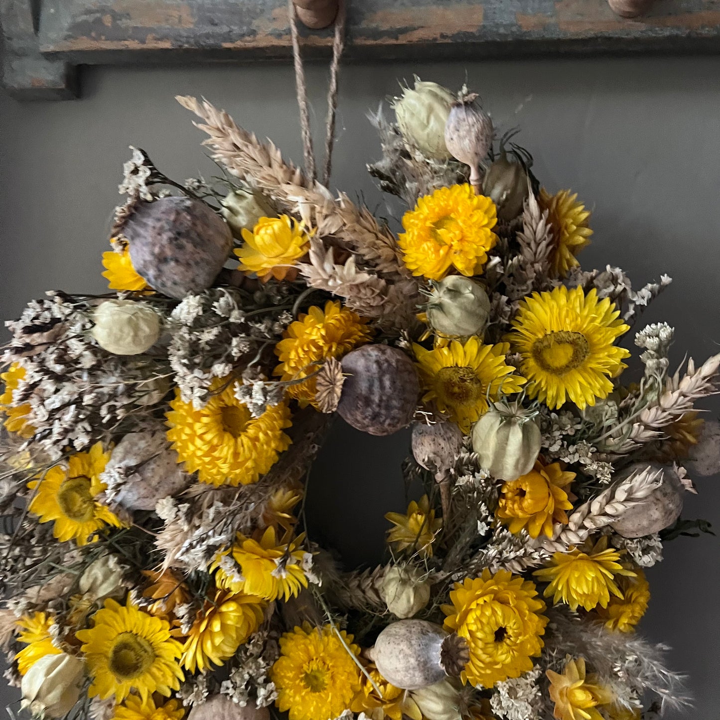 Dried Flower Wreath | Farmhouse Style Spring Decor (25cm)