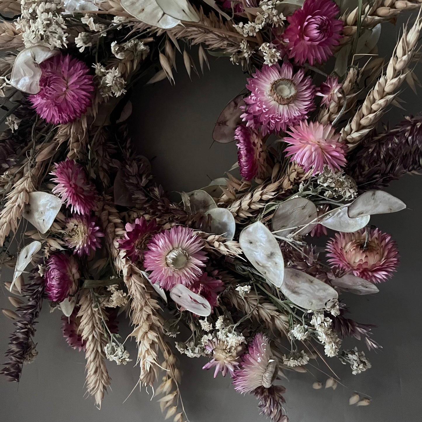 Dried Flower Wreath: Pink Everlasting Floral, Farmhouse Decor (25cm)