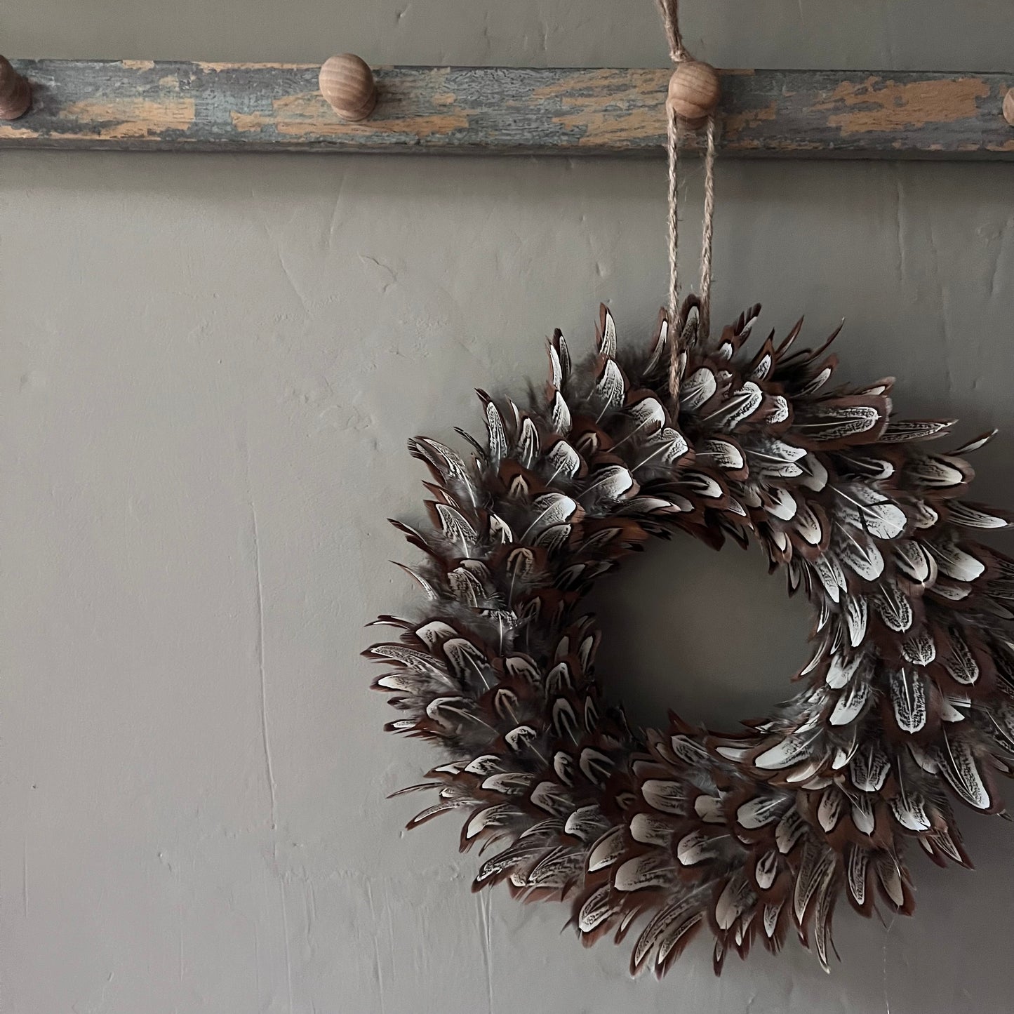 Handcrafted Pheasant feather Wreath - Farmhouse Decor (20-25cm)
