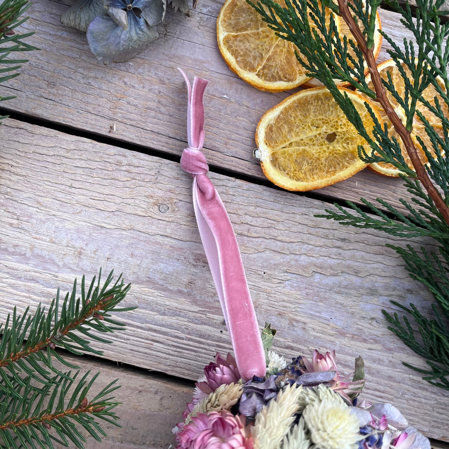Dried flower baubles | Flower baubles | Flower decorations | Cottage Core | Spring decorations | Farmhouse Spring | Cottage Easter decor