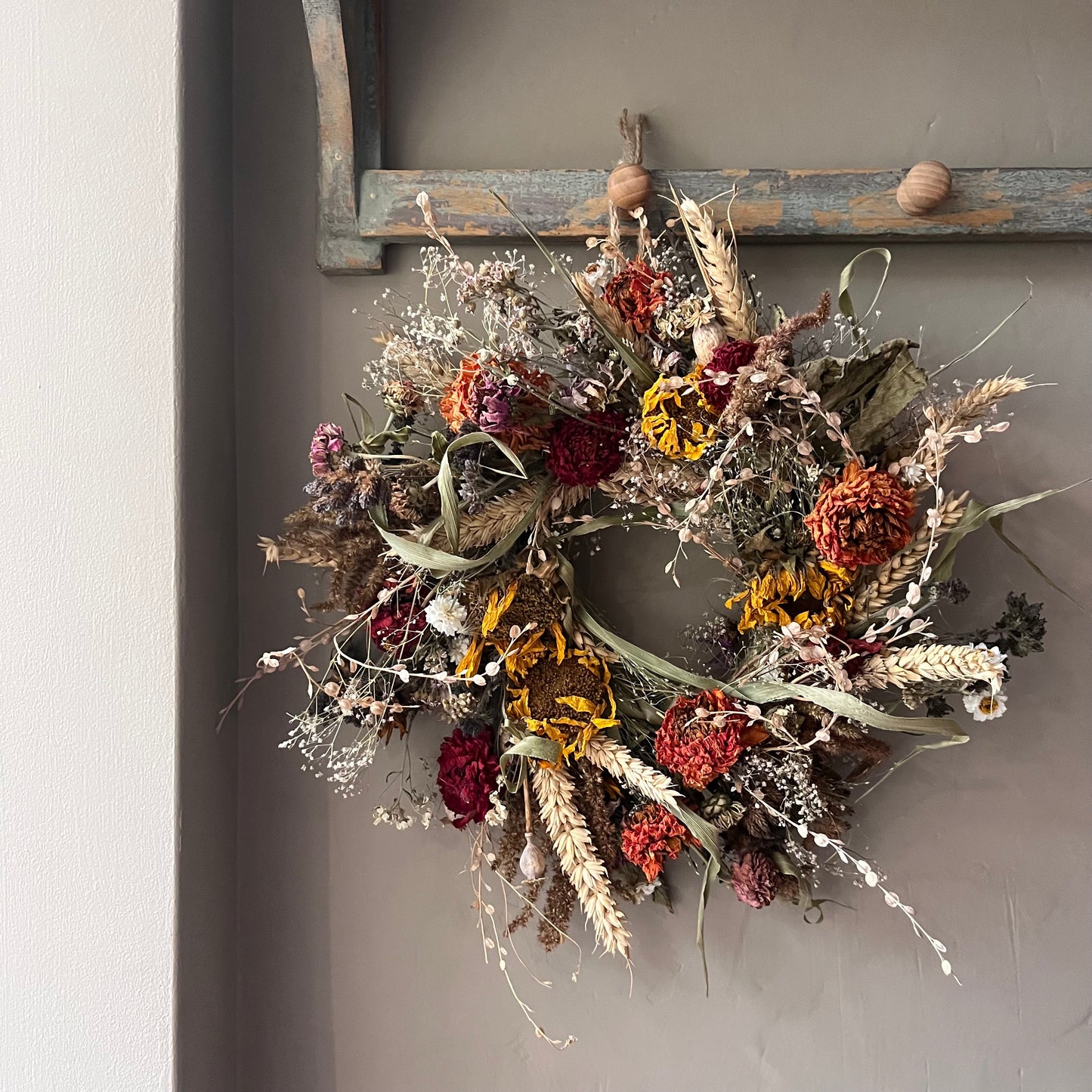 Dried Flower Wreath | Spring Inspired Everlasting Floral Decor, 25cm