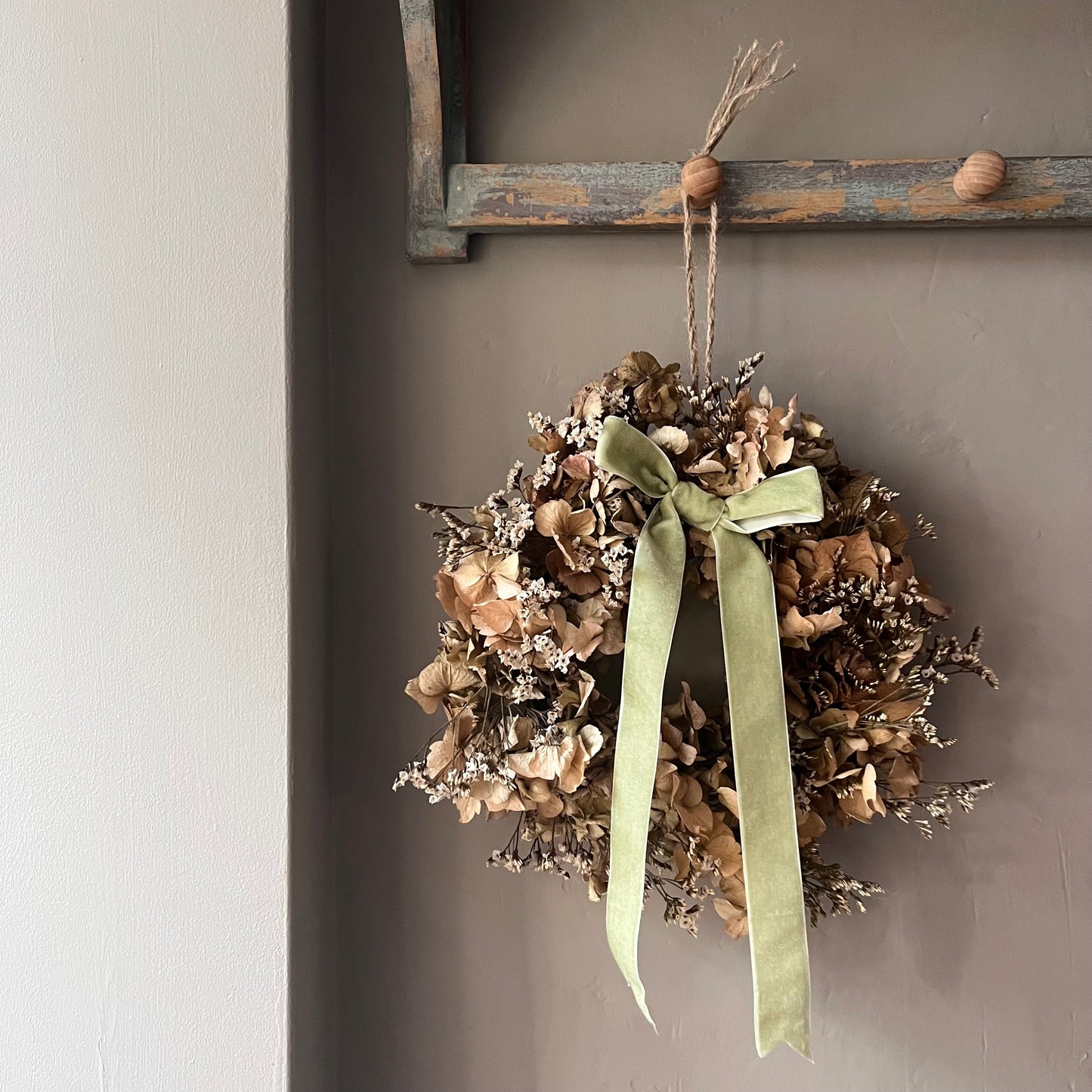 Dried Flower Wreath: Spring Everlasting Floral Decor (25cm)