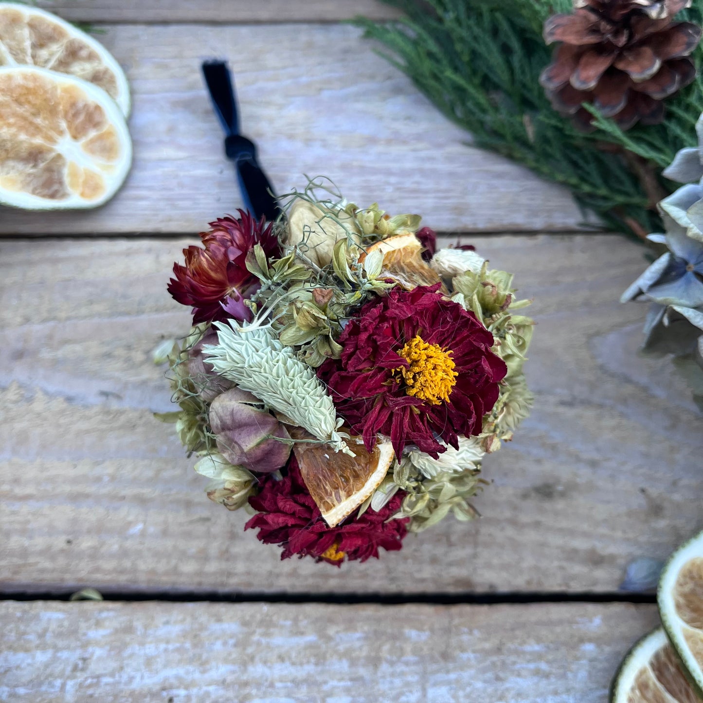 Dried flower baubles | Flower baubles | Flower decorations | Floral tree décor | Tree decorations | Farmhouse Christmas | Seasonal décor