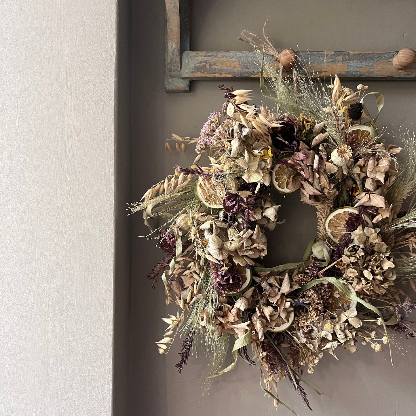 Dried Flower Wreath: Spring Everlasting Floral Decor (25cm)