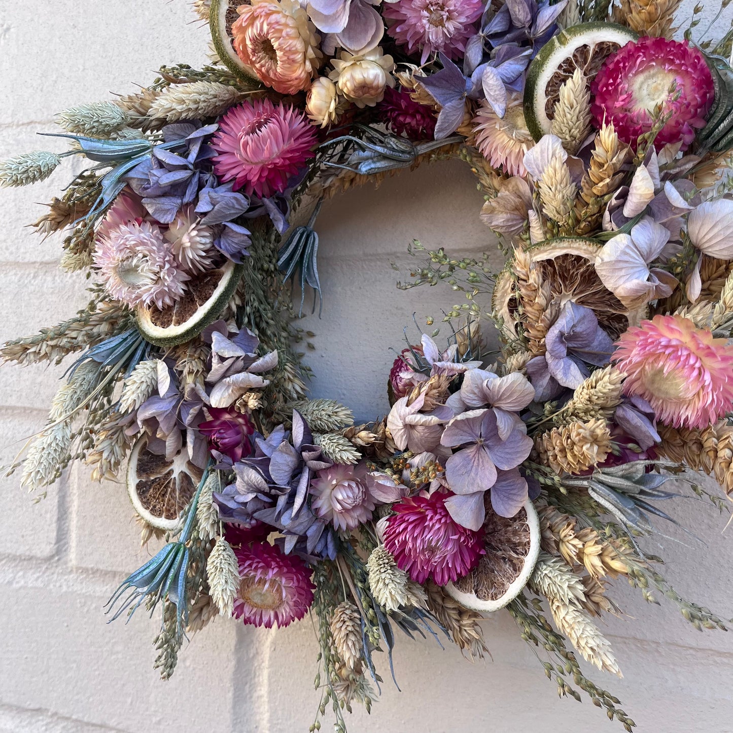 Dried flower wreath | Winter flowers | Farmhouse style | Farmhouse home | Country living | Farmhouse wreath | Winter wreath | 25x25cm