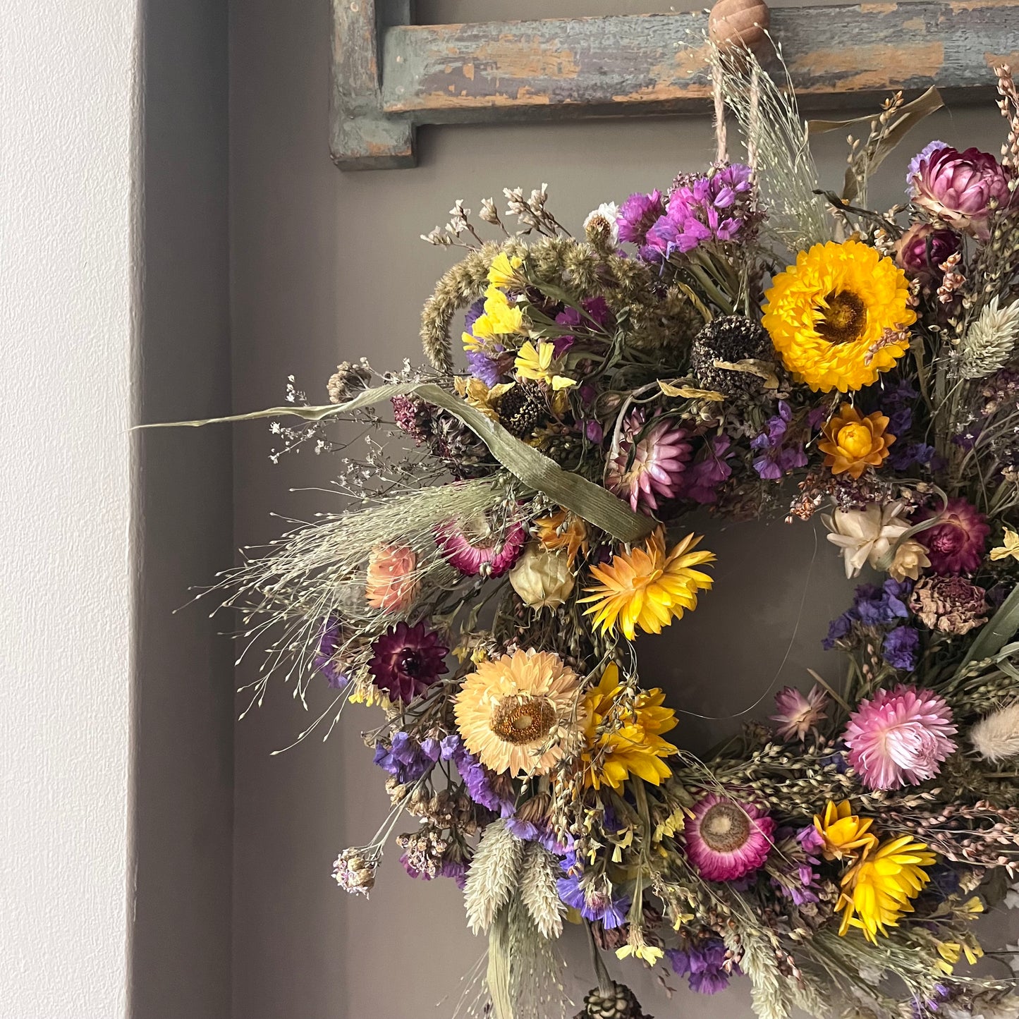 Spring flower wreath | Dried flowers | Farmhouse home | 25cm