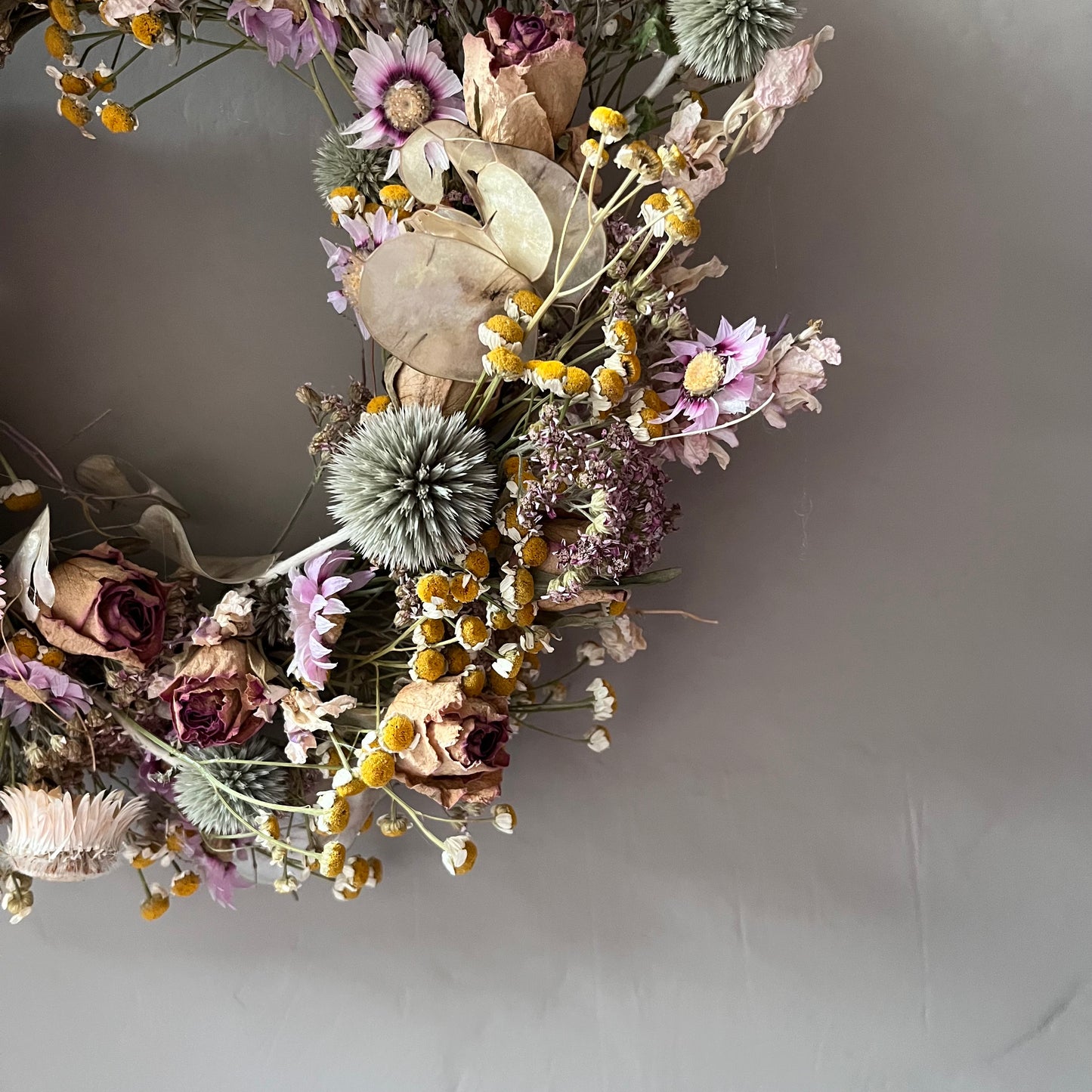 Summer Dried Flower Wreath: Farmhouse Decor (25cm)
