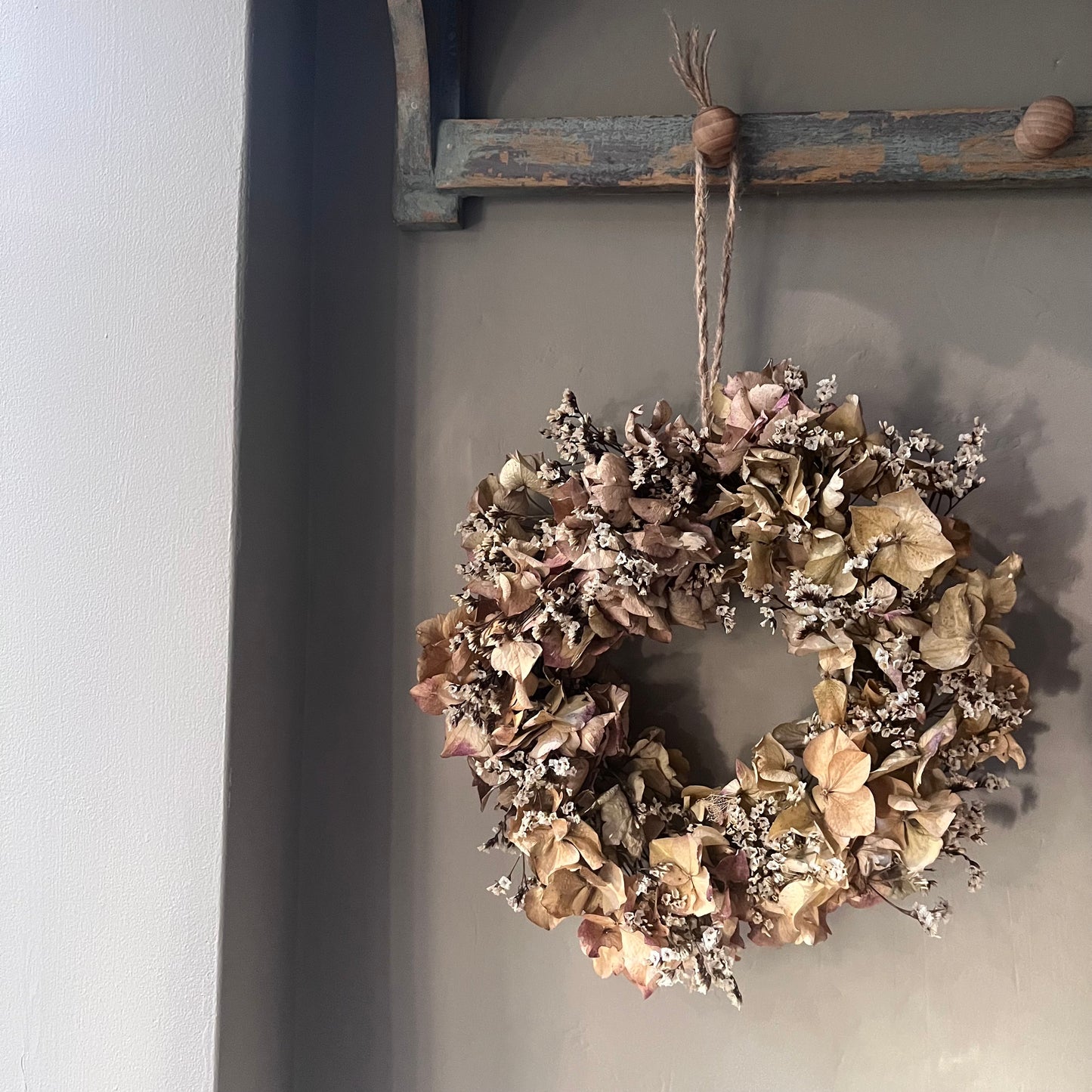 Dried Flower Wreath | Farmhouse Home Decor (22cm)