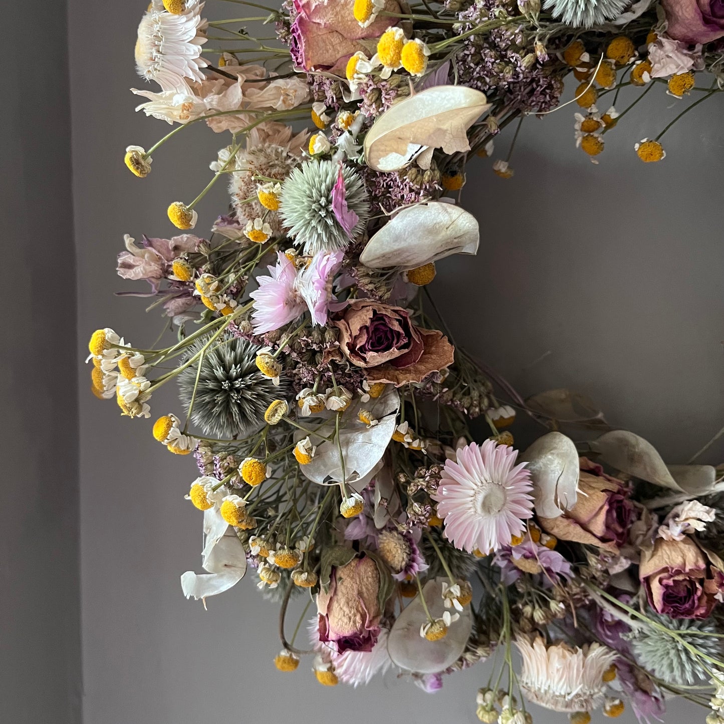 Summer Dried Flower Wreath: Farmhouse Decor (25cm)