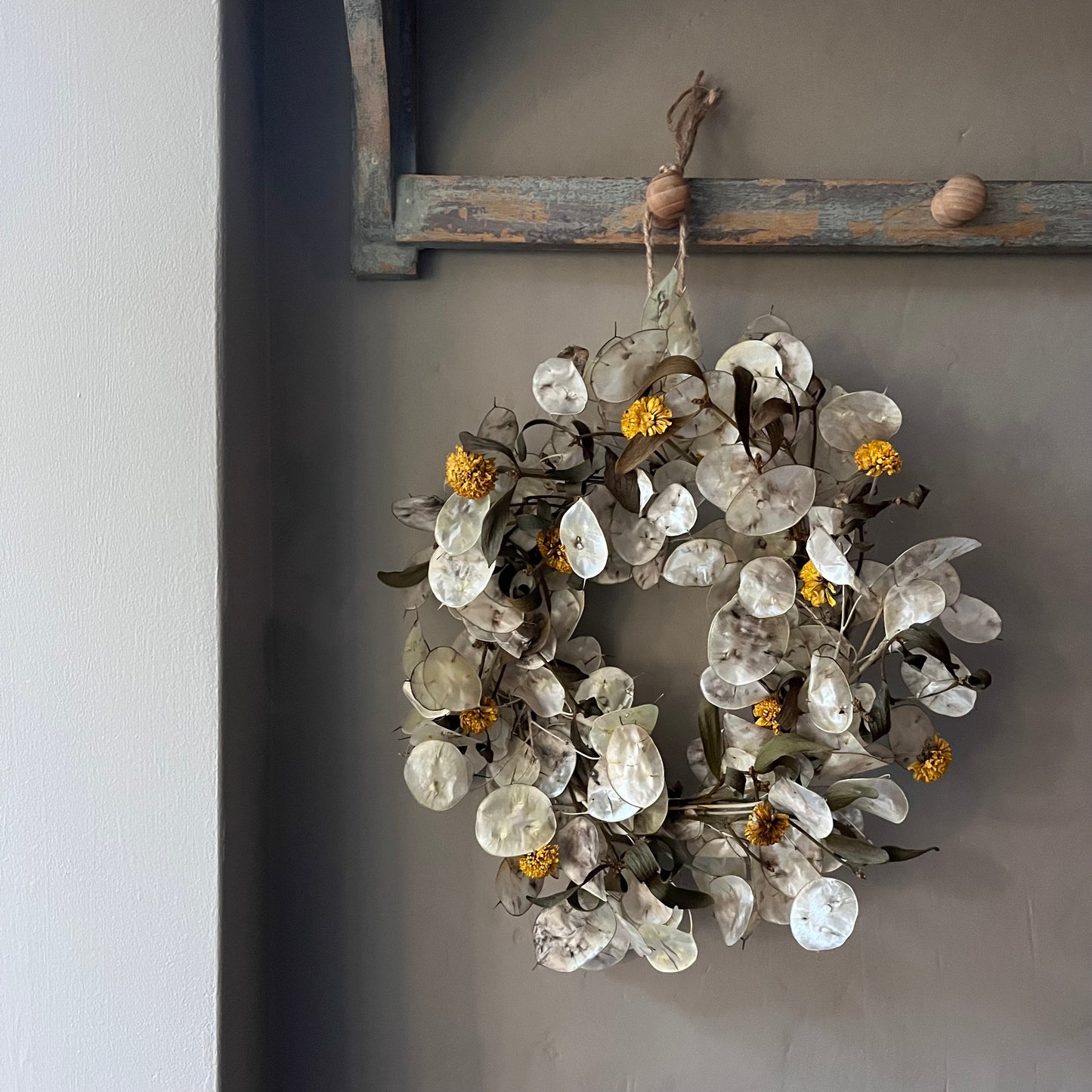 Autumn Dried Flower Wreath: Farmhouse Decor (25cm)