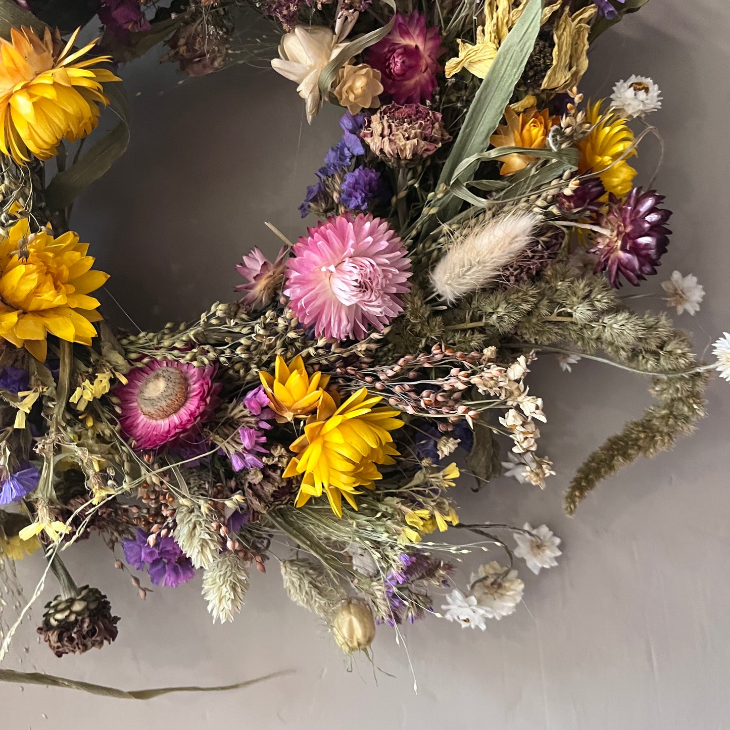 Spring flower wreath | Dried flowers | Farmhouse home | 25cm