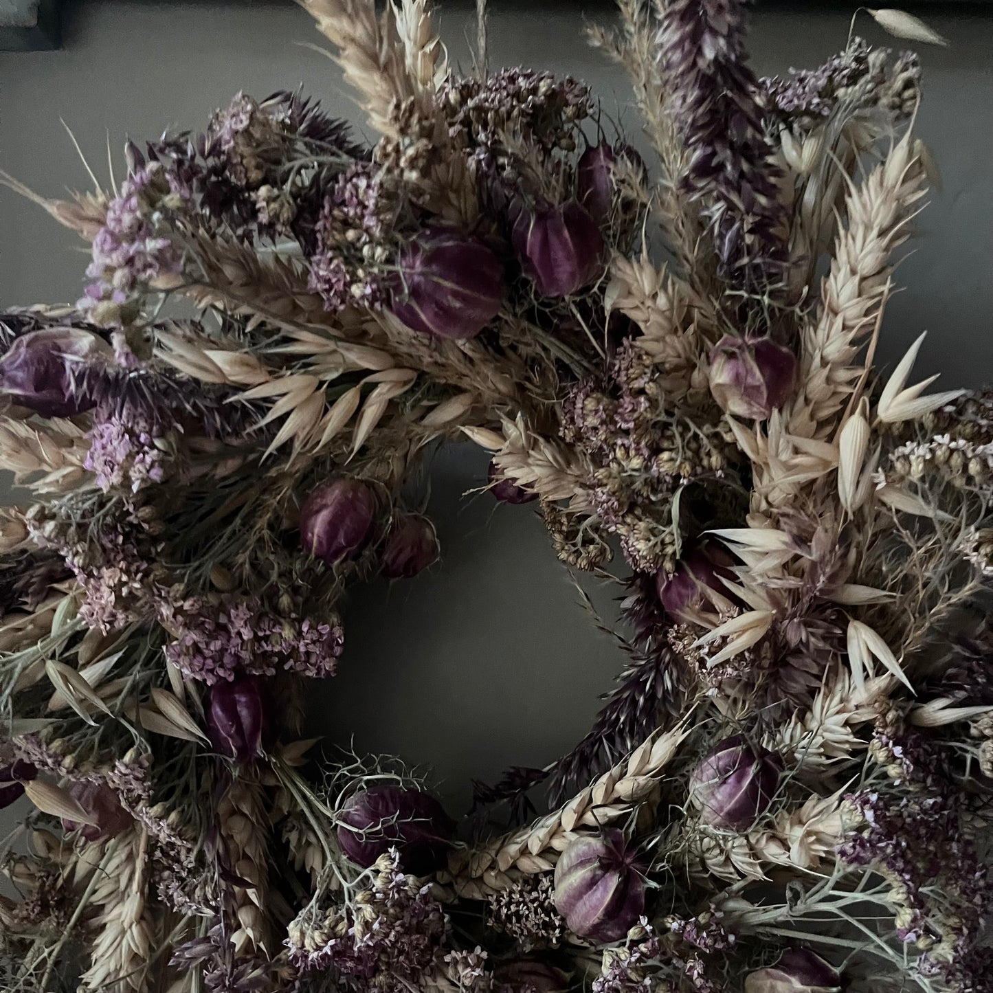 Spring Dried Flower Wreath: Farmhouse Decor (25x25cm)