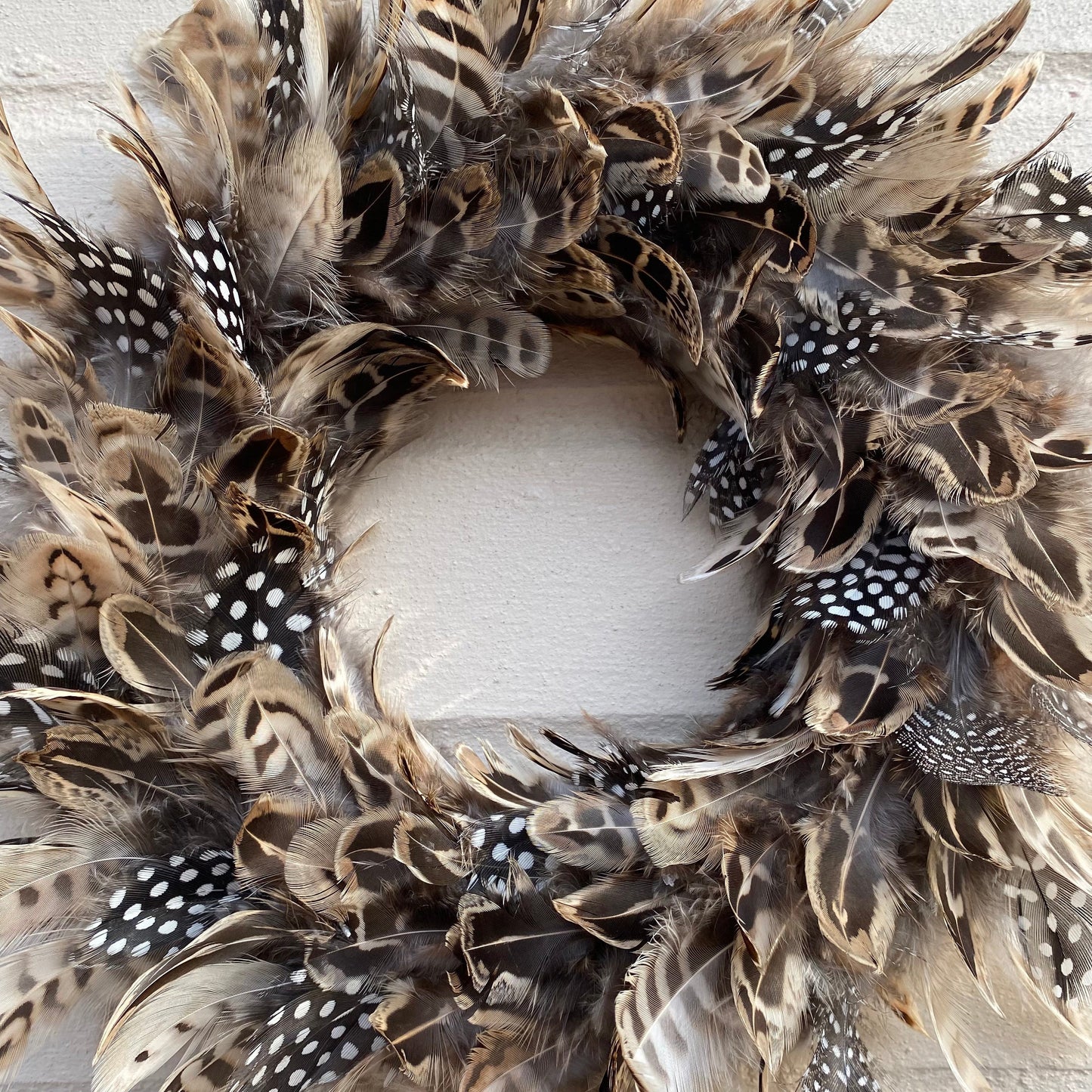 Feather wreath | Spring door wreath | Farmhouse wreath | Farmhouse decor | Country wreath | Country Living | Easter decorations | 20-25cm