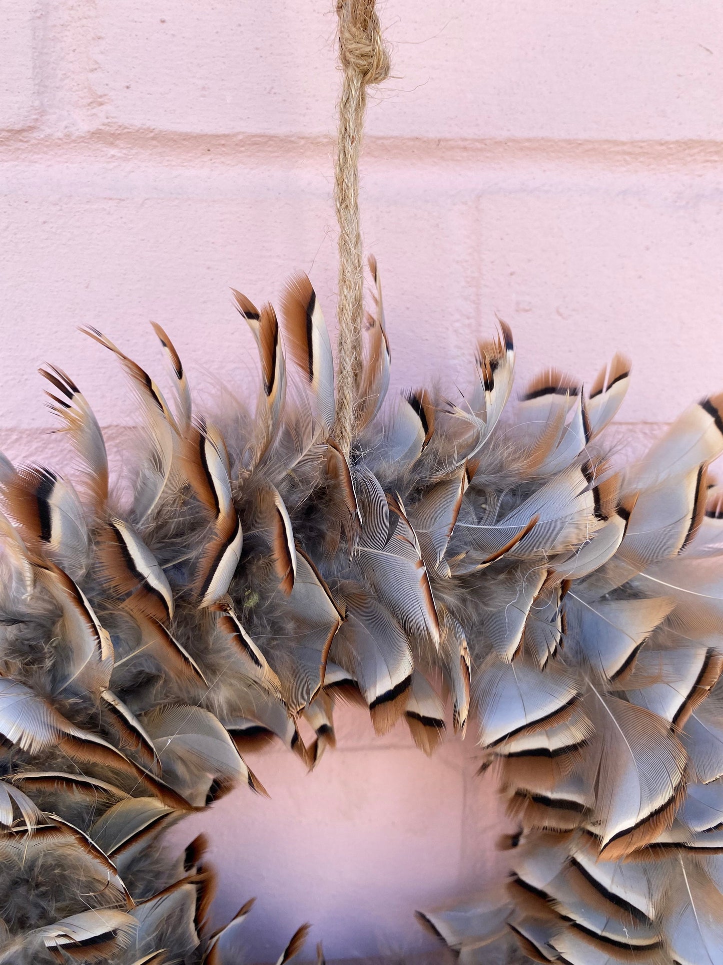 Feather wreath | Feather wall art | Farmhouse Christmas | Farmhouse decor | Country wreath | Christmas wreath | Winter home decor | 20-25cm