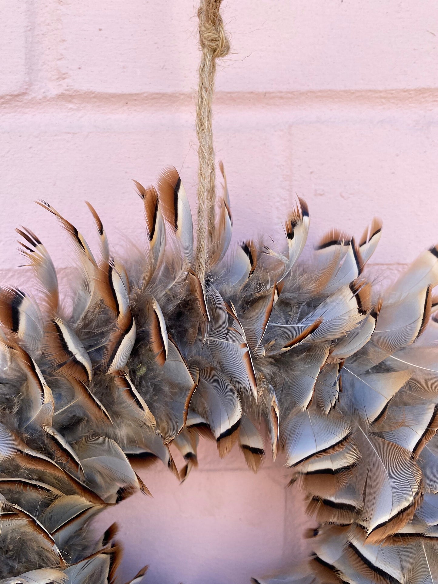 Feather wreath | Feather wall art | Farmhouse Christmas | Farmhouse decor | Country wreath | Christmas wreath | Winter home decor | 20-25cm