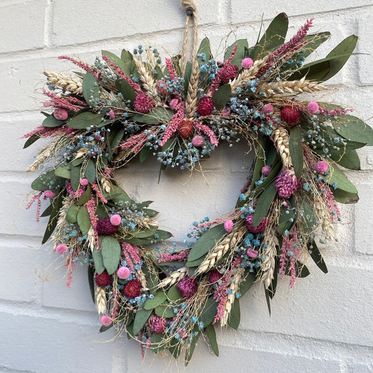 Dried flower wreath | Floral heart wreath | Pink flower wreath | Cottage decor | Country living | Wall hanging | 27cm