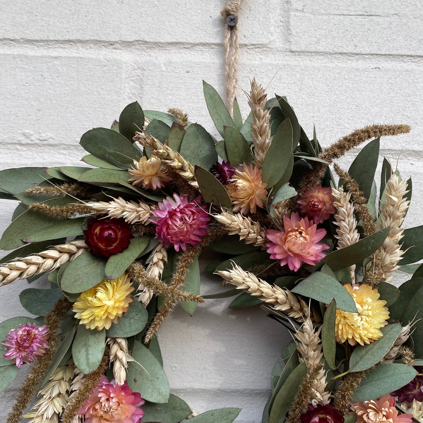 Everlasting flower | Dried flowers | Farmhouse style | Farmhouse home | Country living | Front door decor | Farmhouse wreath | 22cm