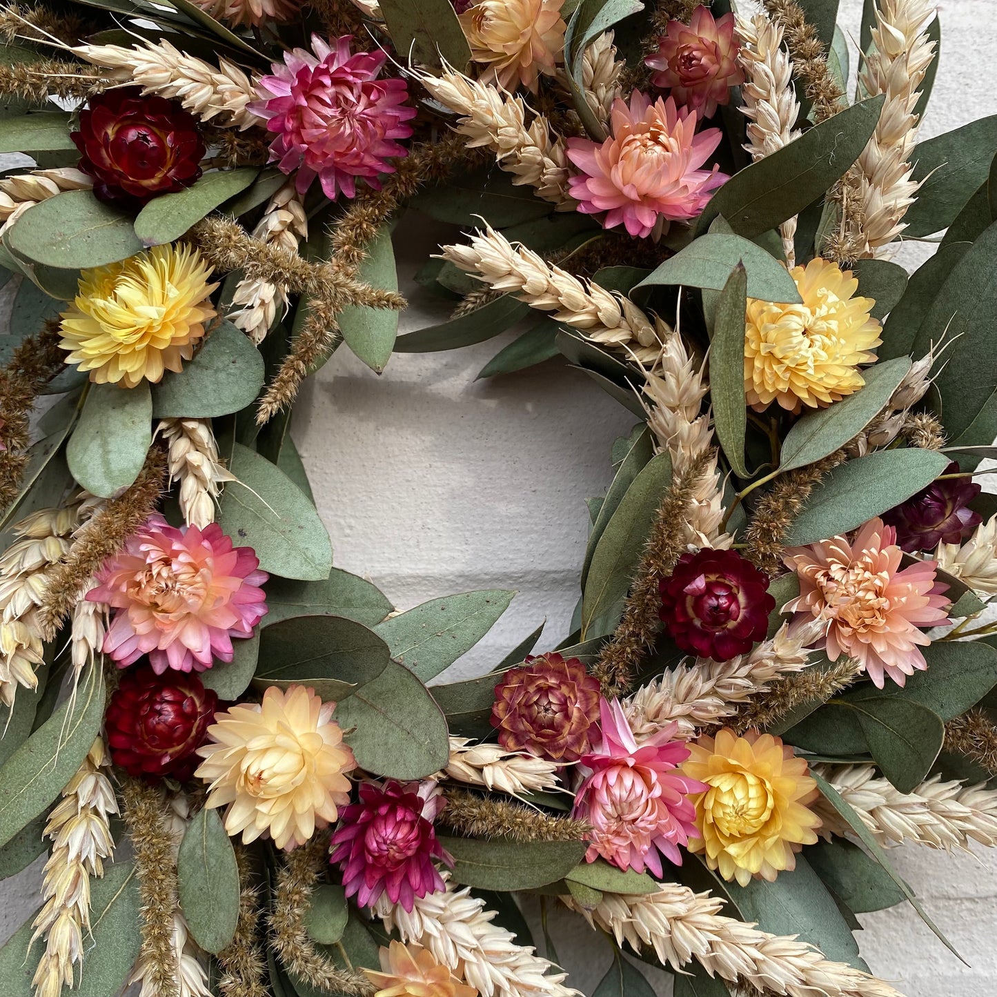 Everlasting flower | Dried flowers | Farmhouse style | Farmhouse home | Country living | Front door decor | Farmhouse wreath | 22cm