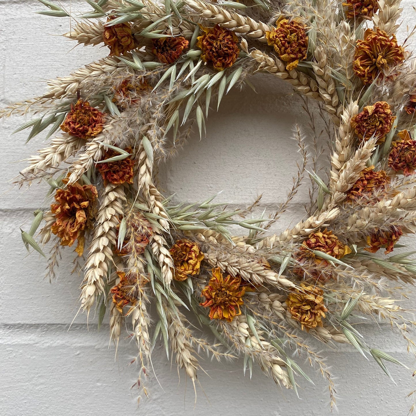 Everlasting flower | Dried flowers | Farmhouse style | Farmhouse home | Country living | Front door decor | Farmhouse wreath | 23cm