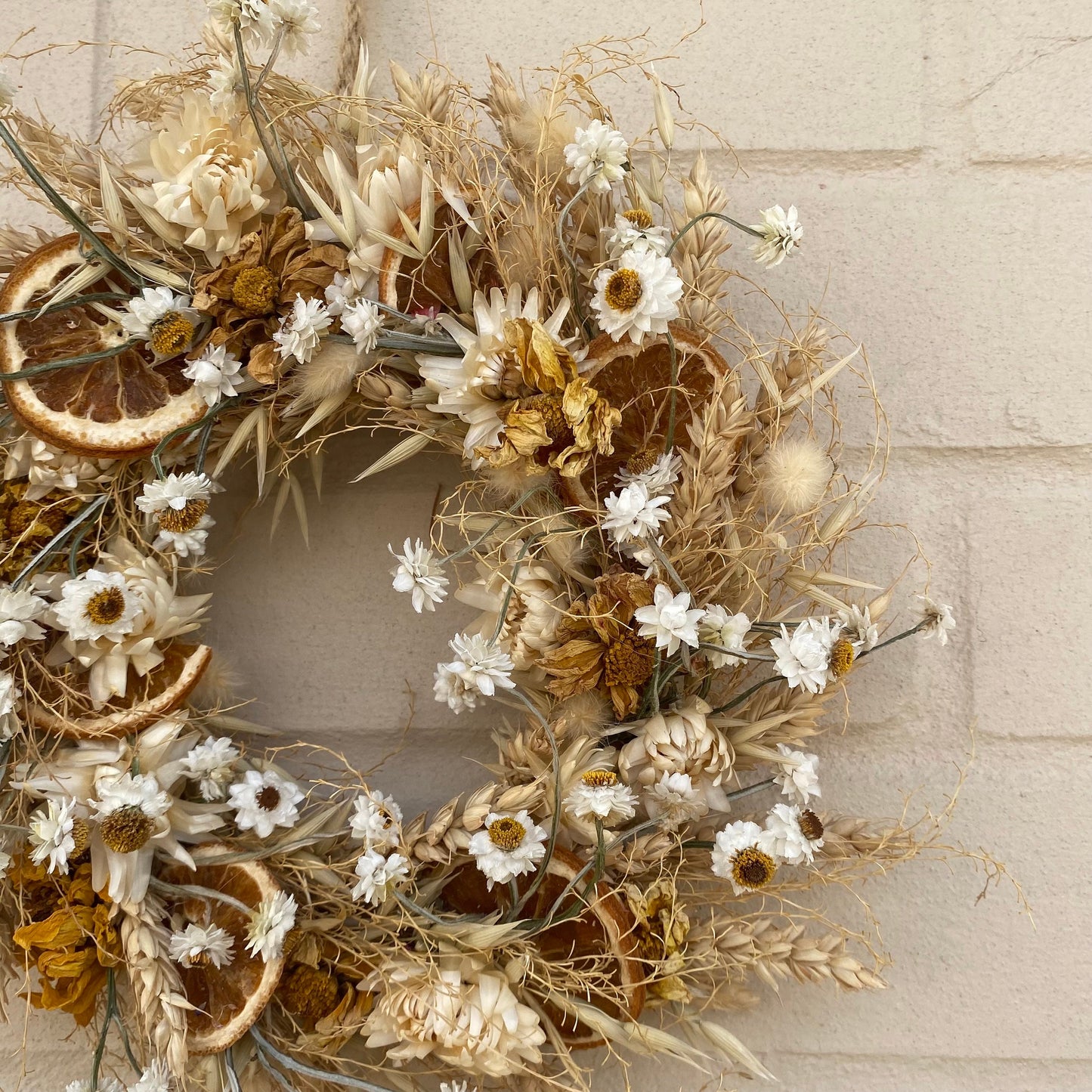 Everlasting flower | Winter inspired decor | Winter dried flowers | Small Dried Flower Wreath | Everlastings | Christmas Home Décor | 23cm