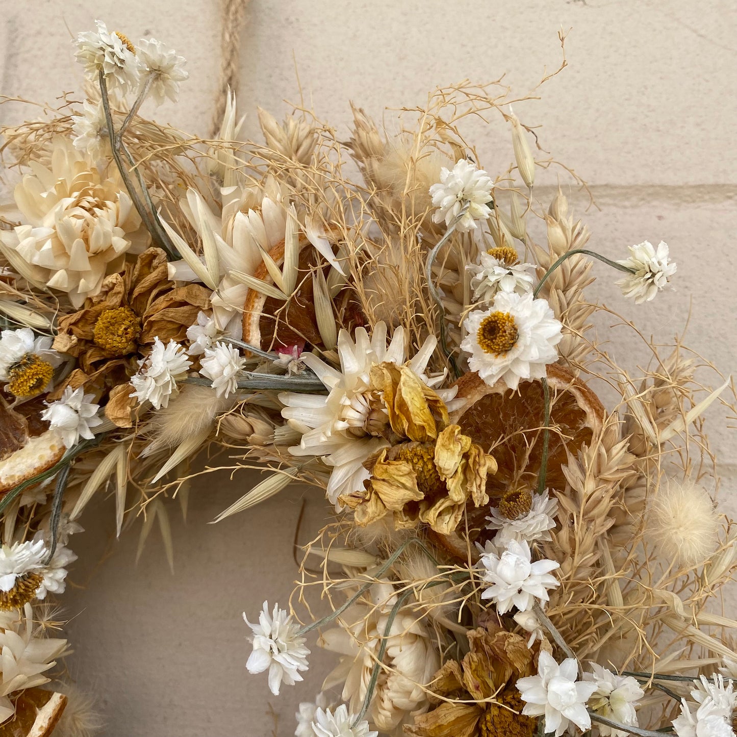 Everlasting flower | Winter inspired decor | Winter dried flowers | Small Dried Flower Wreath | Everlastings | Christmas Home Décor | 23cm