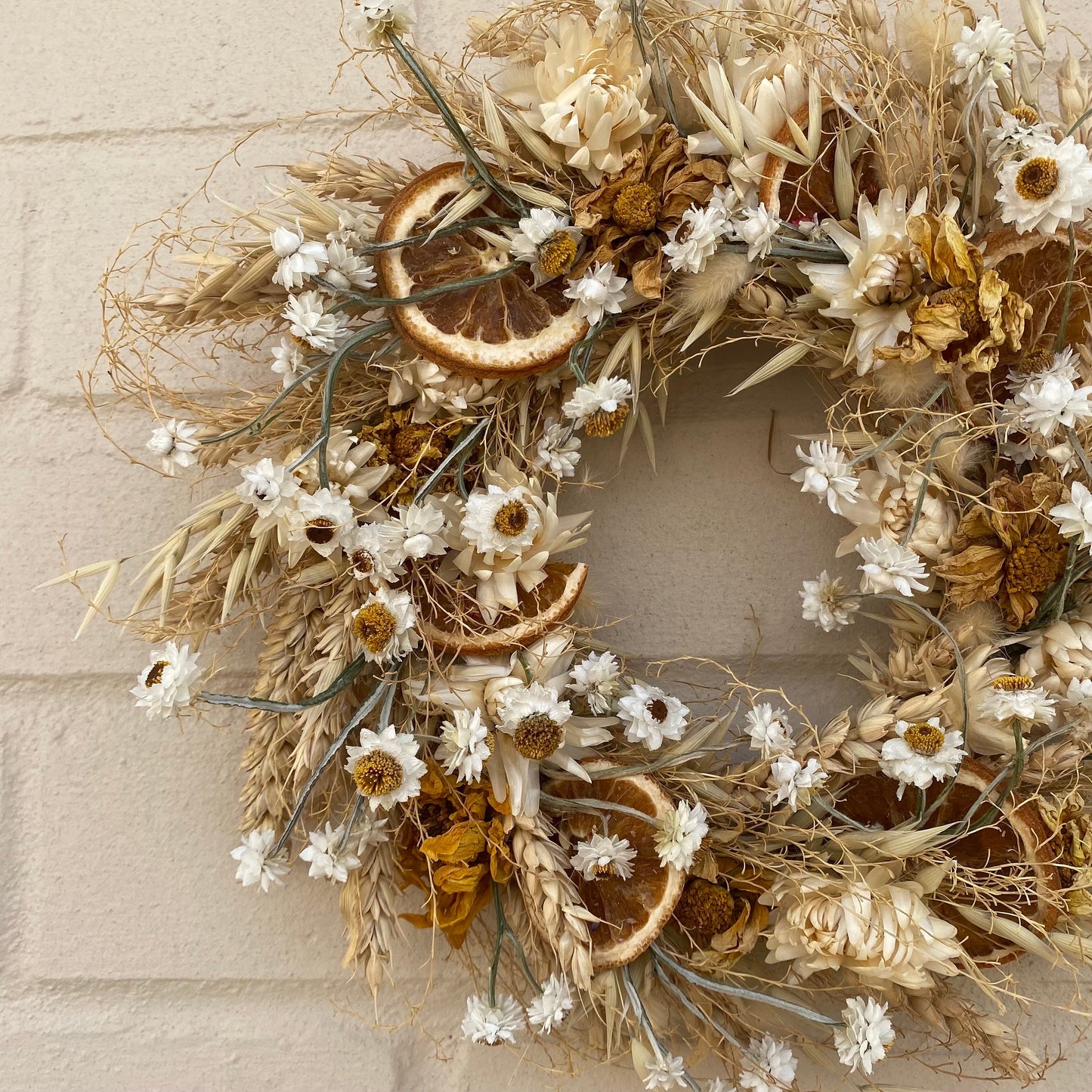 Everlasting flower | Winter inspired decor | Winter dried flowers | Small Dried Flower Wreath | Everlastings | Christmas Home Décor | 23cm