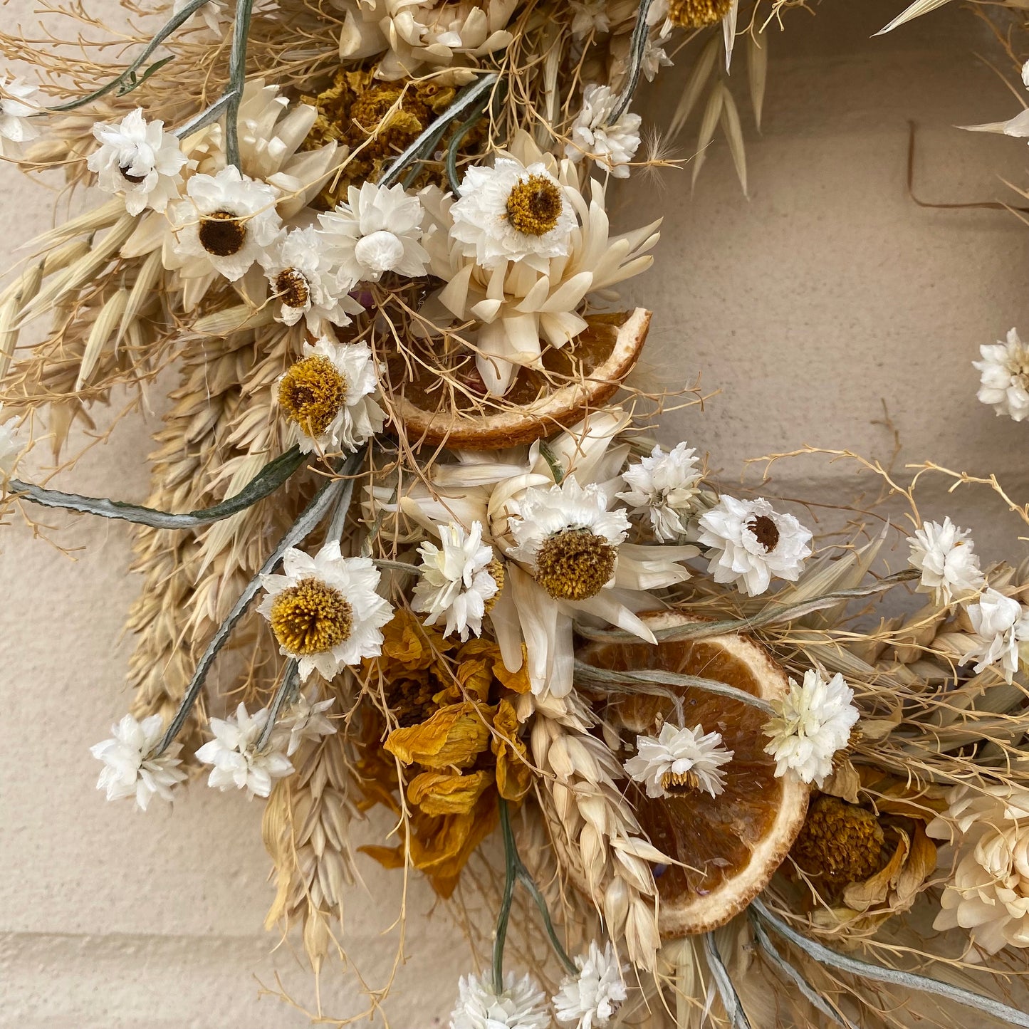 Everlasting flower | Winter inspired decor | Winter dried flowers | Small Dried Flower Wreath | Everlastings | Christmas Home Décor | 23cm