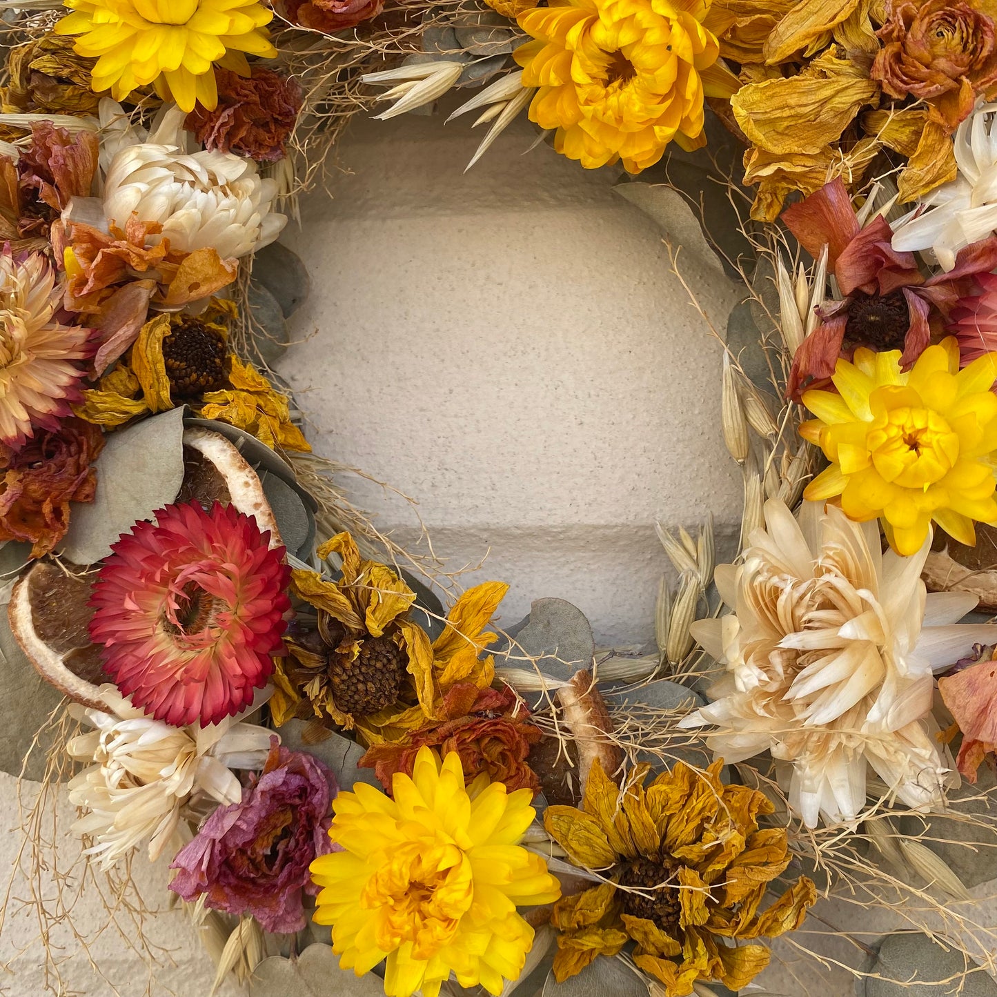 Everlasting dried flowers | Autumn inspired décor | Dried flowers | Autumnal wreath | Autumn inspired decor | 23cm