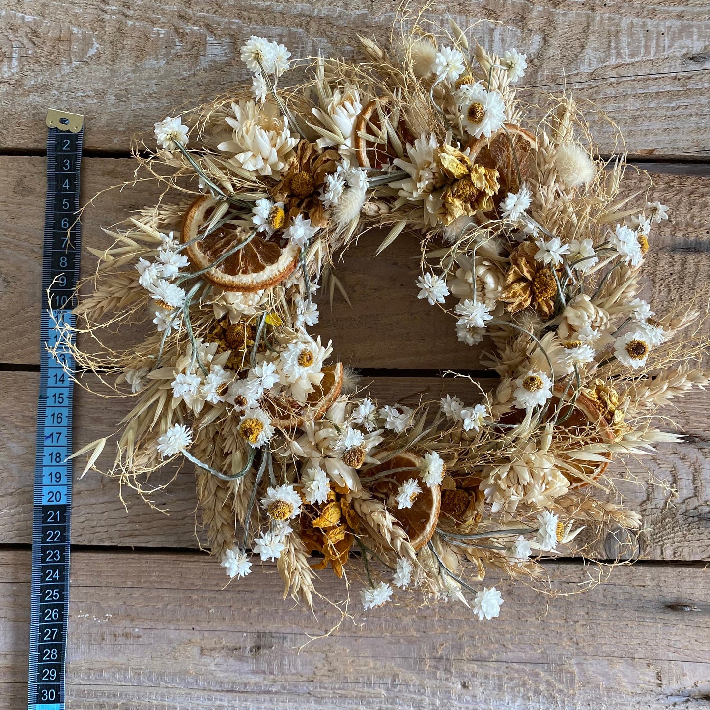 Everlasting flower | Winter inspired decor | Winter dried flowers | Small Dried Flower Wreath | Everlastings | Christmas Home Décor | 23cm