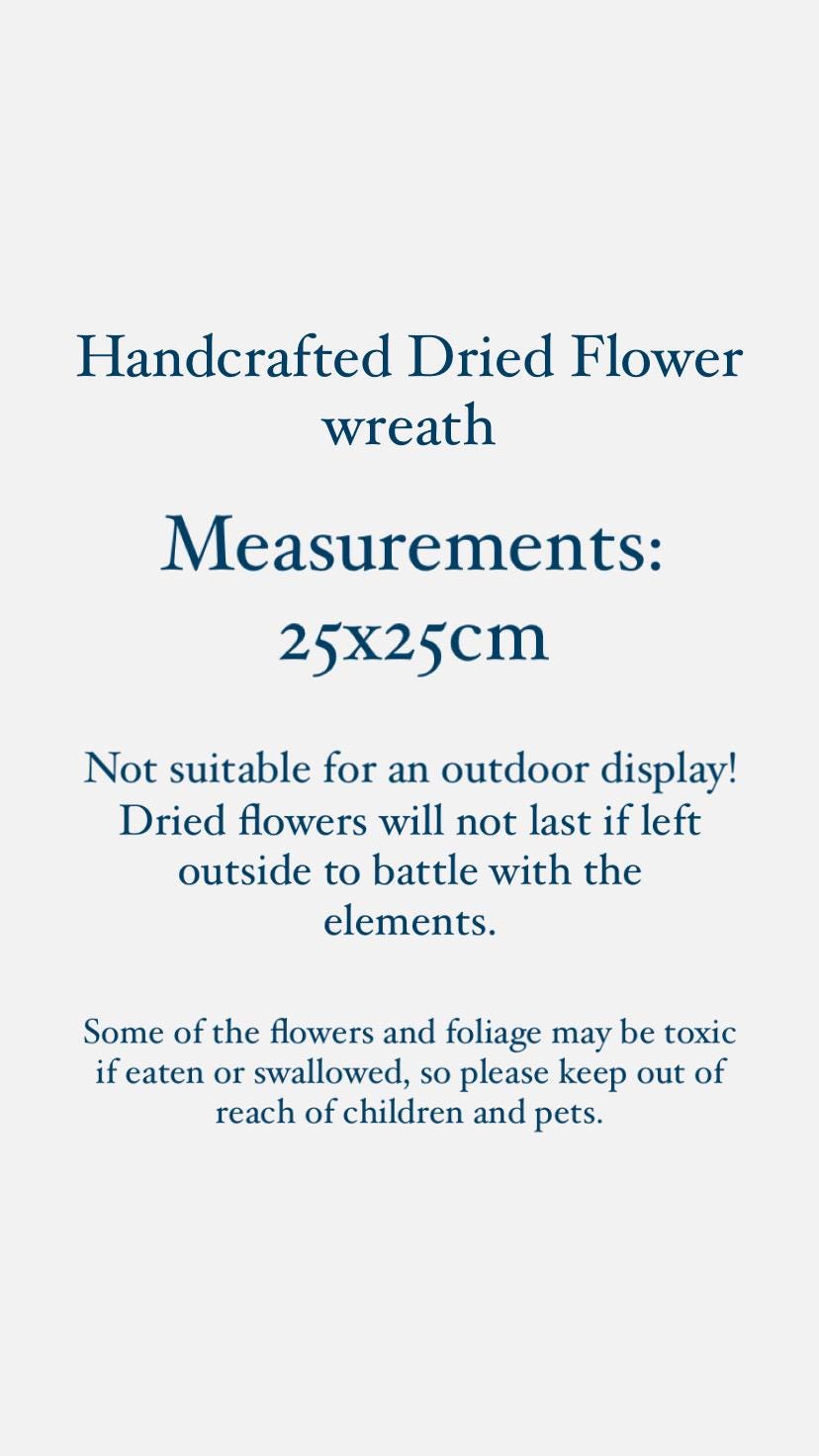 Winter Dried Flower Wreath: Everlasting Floral Home Decor 25cm