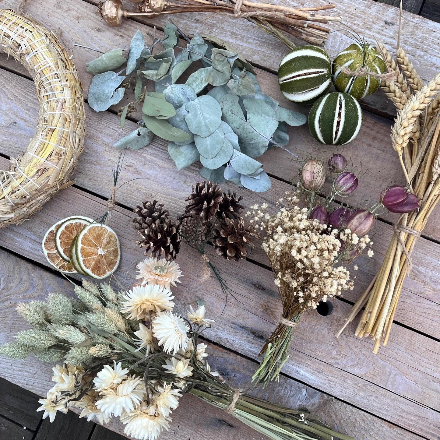 Dried flower wreath making kit | Christmas wreath making | Winter wreath | Make your own | Craft kits | 25cm wreath