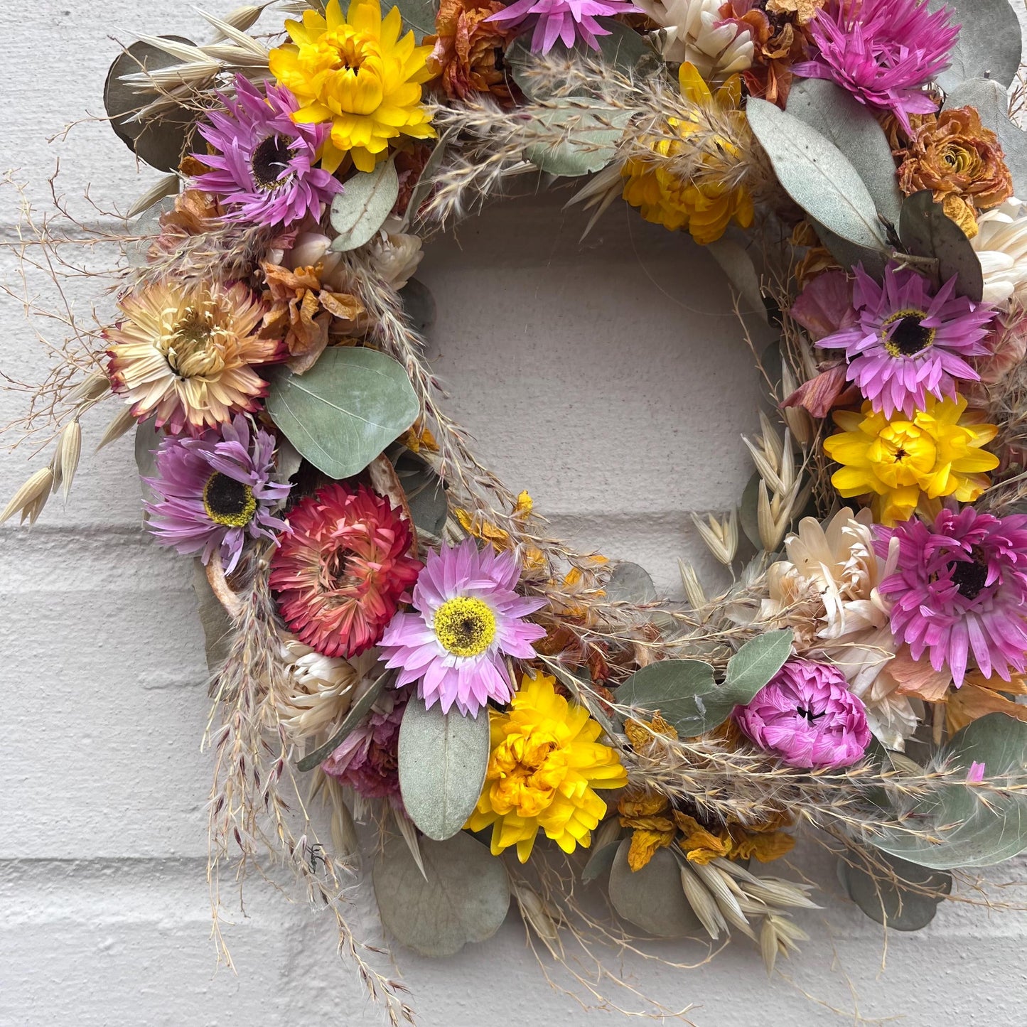 Dried flower wreath | Spring flowers | Farmhouse style | Farmhouse home | Country living | Farmhouse wreath | Pink wreath | 25x25cm