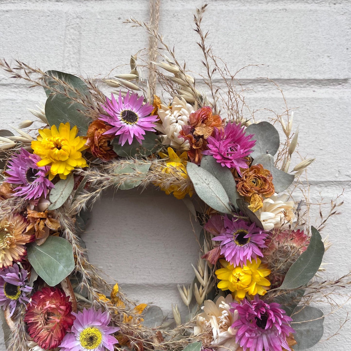 Dried flower wreath | Spring flowers | Farmhouse style | Farmhouse home | Country living | Farmhouse wreath | Pink wreath | 25x25cm