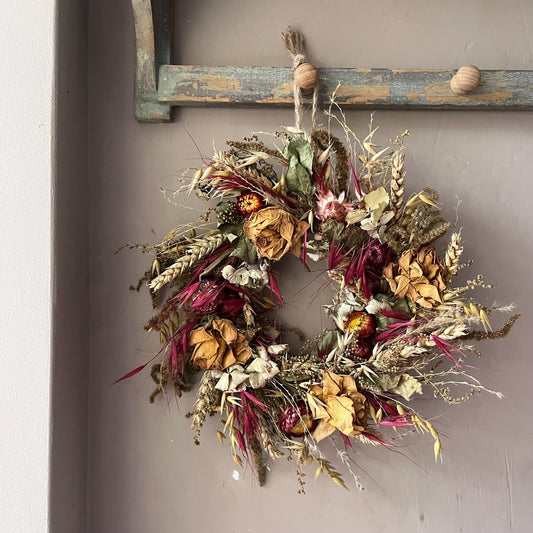 Everlasting flower | Dried flowers | Cottage wreath | Cottage decor | Country living | Front door decor| Autumnal door decor | 25cm