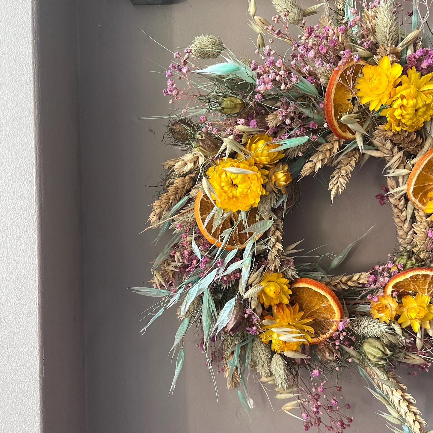 Everlasting dried flowers| Spring inspired decor | Colourful dried flowers | Spring farmhouse decor | Small Dried Flower Wreath | 25x25cm